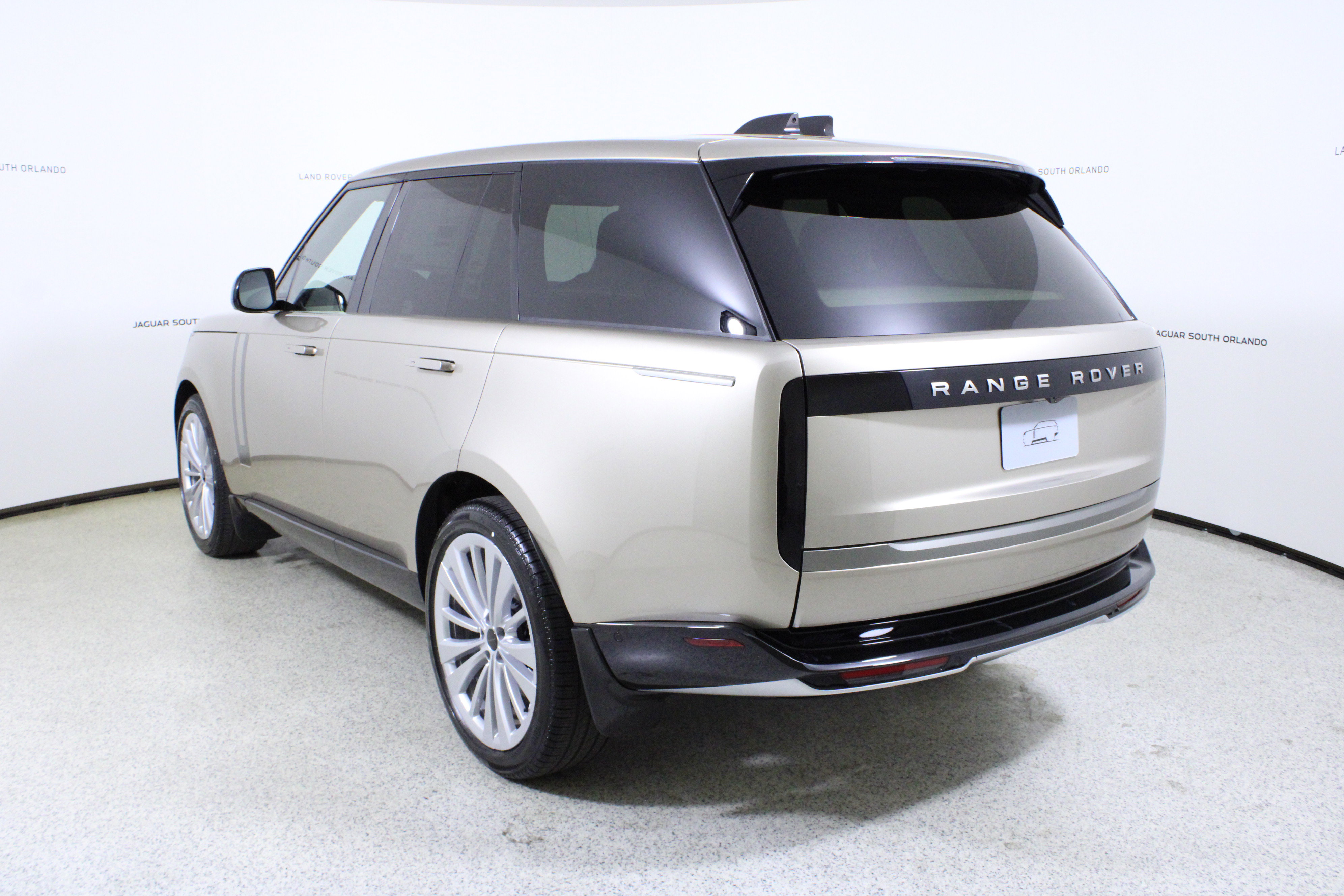 New 2026 Land Rover Range Rover SE image 5