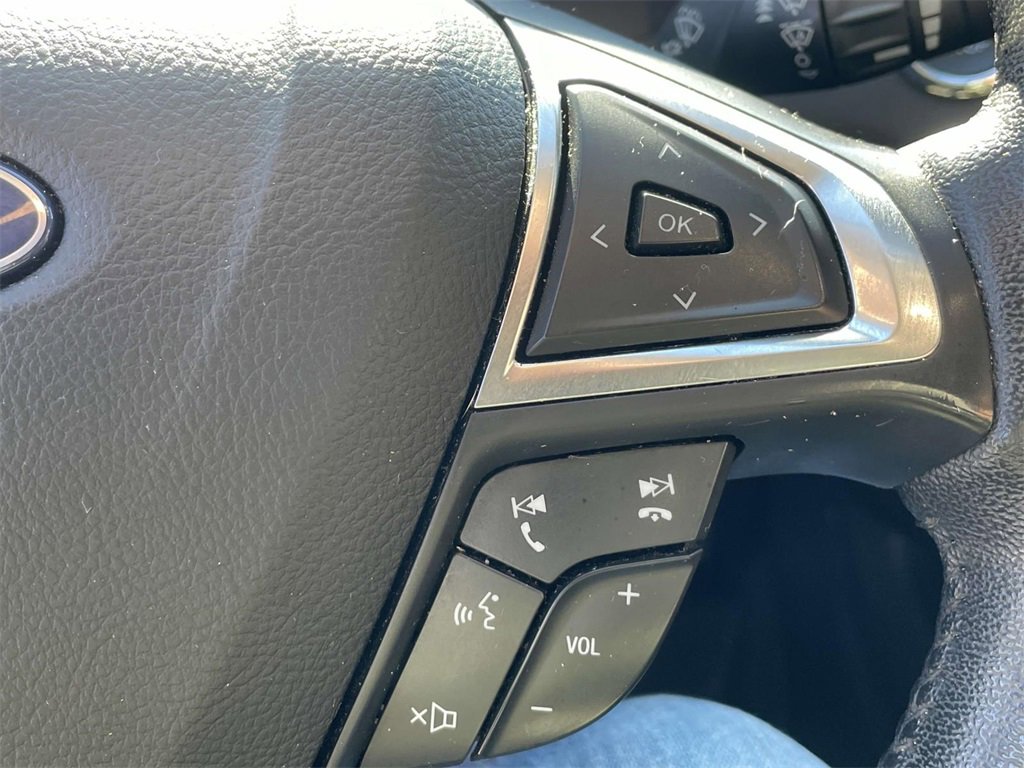 Used 2020 Ford Fusion SEL image 23