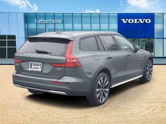 New 2026 Volvo V60 B5 Cross Country Ultra w/ Protection Package Premier image 4