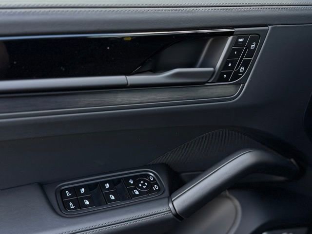 New 2026 Porsche Cayenne GTS AWD/4WD image 14