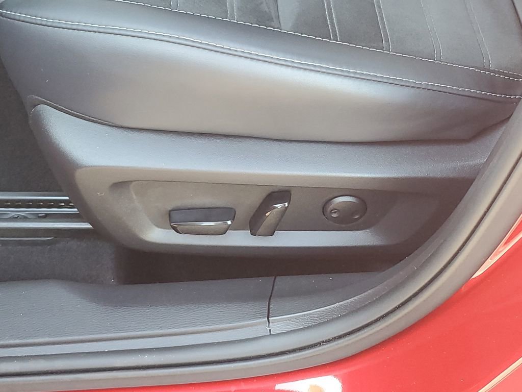 Used 2024 Mitsubishi Outlander SE Black Edition FWD image 16