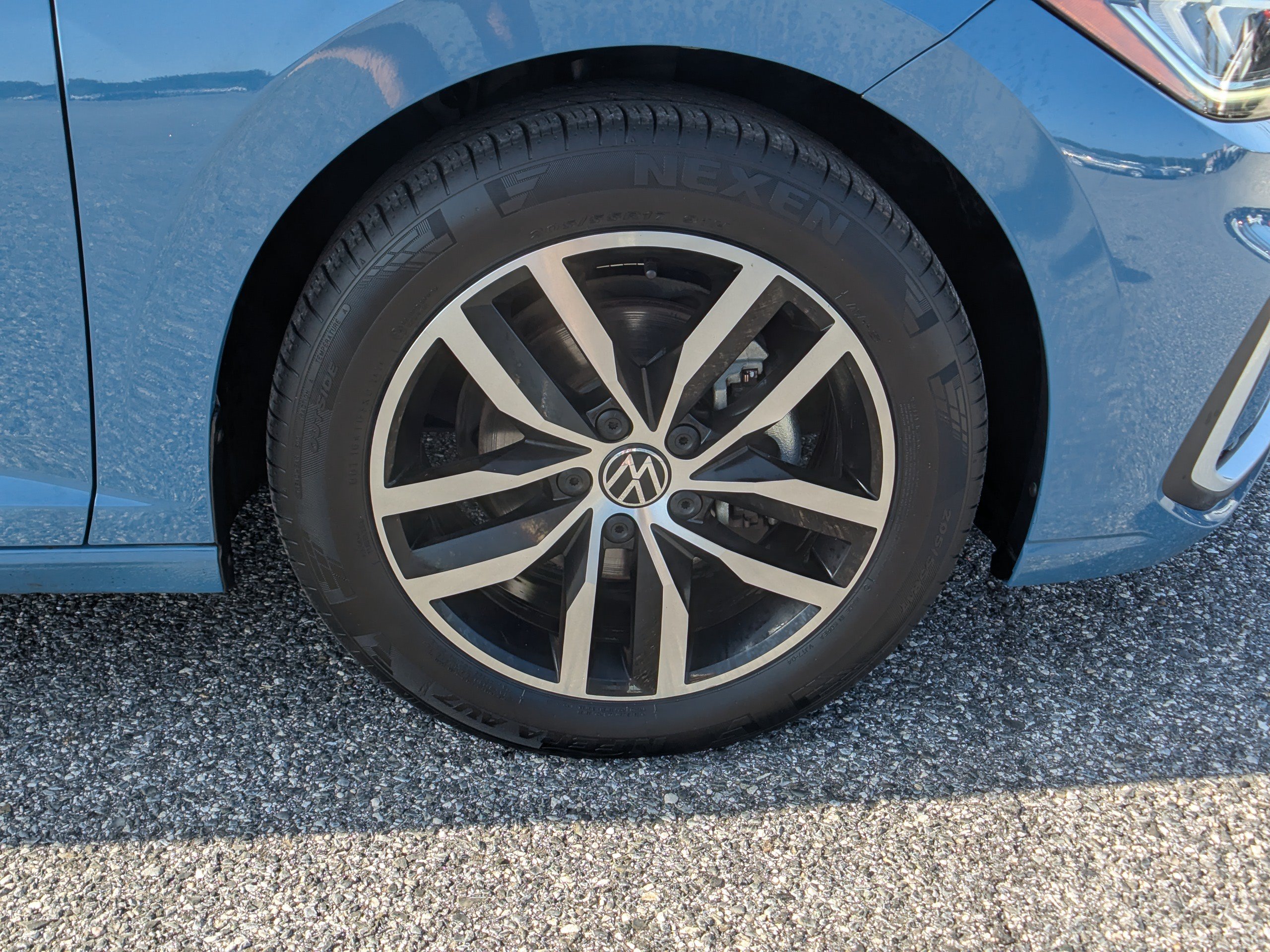 Used 2025 Volkswagen Jetta SE FWD image 11