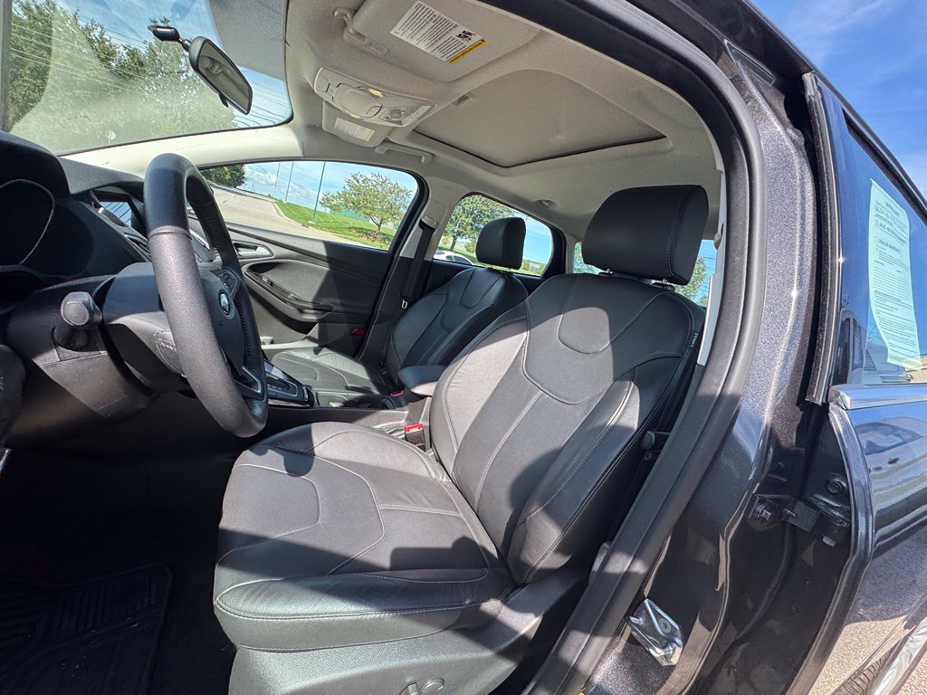 Used 2016 Ford Focus Titanium w/ Titanium Cold Weather Package FWD image 9