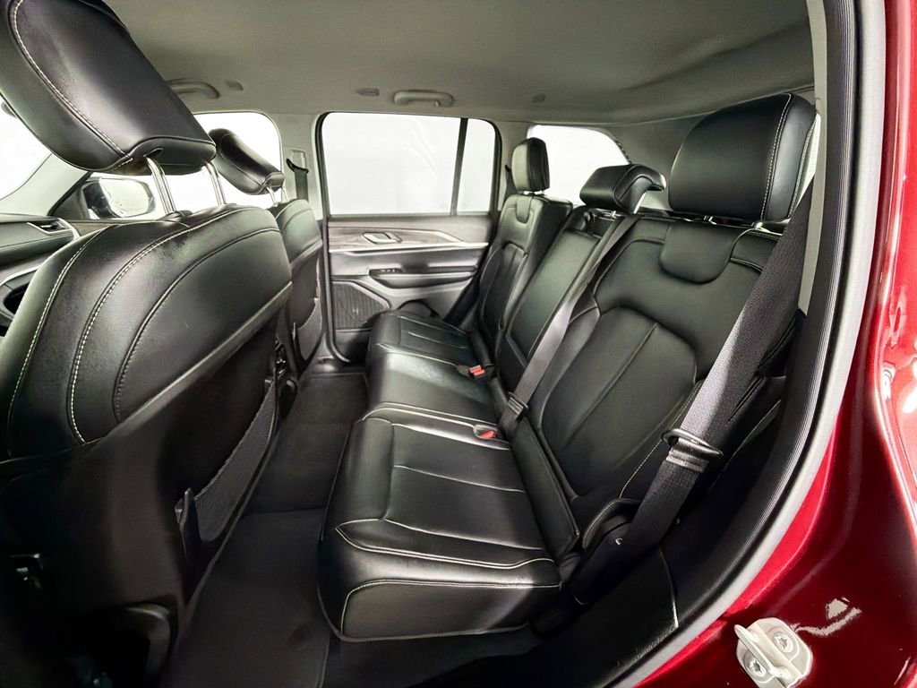 Used 2023 Jeep Grand Cherokee Limited image 22