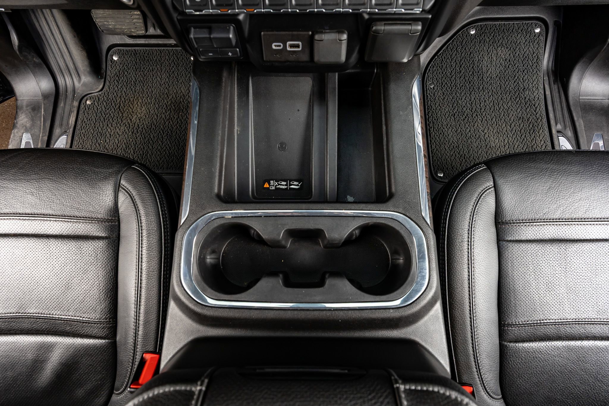 Used 2023 GMC Sierra 3500 Denali w/ Denali Black Diamond Edition image 27