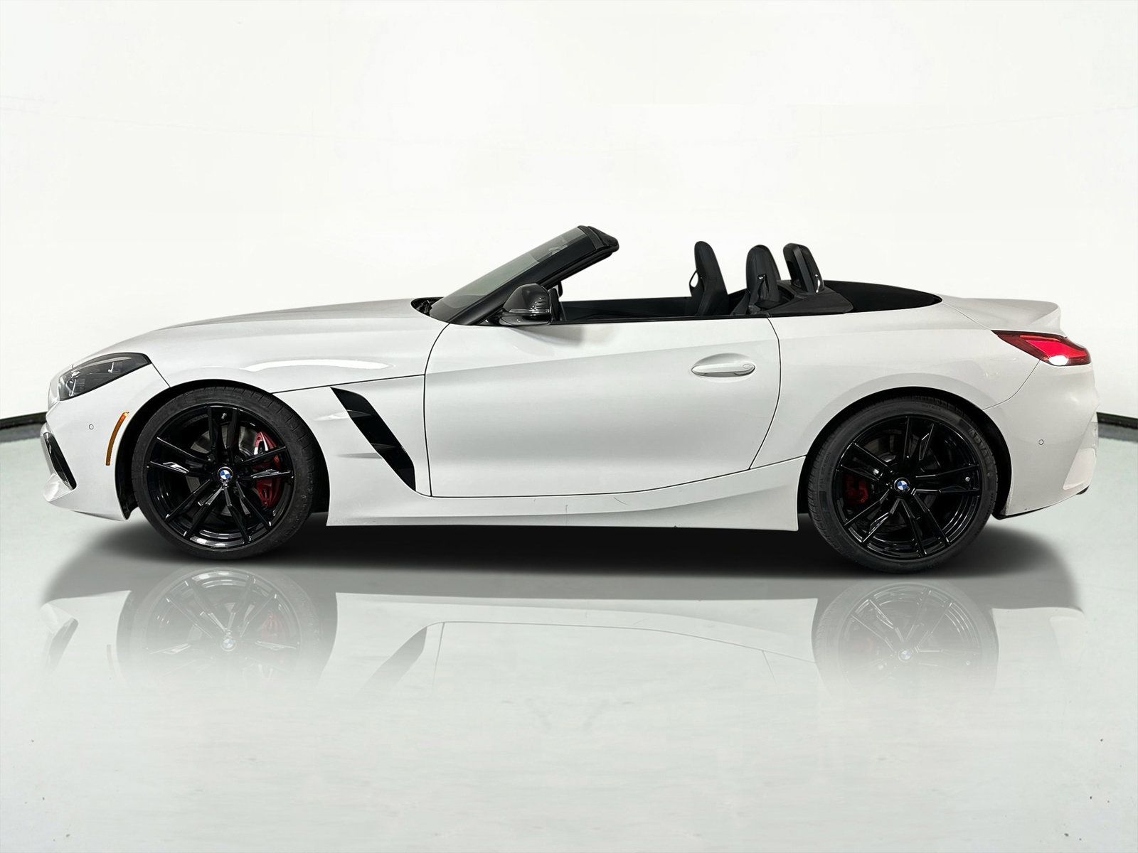 Used 2025 BMW Z4 M40i w/ Premium Package image 5