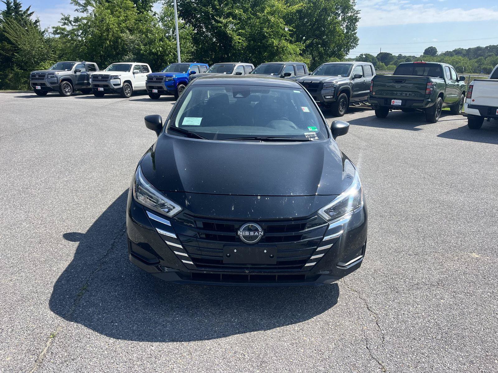 Used 2025 Nissan Versa S w/ Trunk Package FWD image 2
