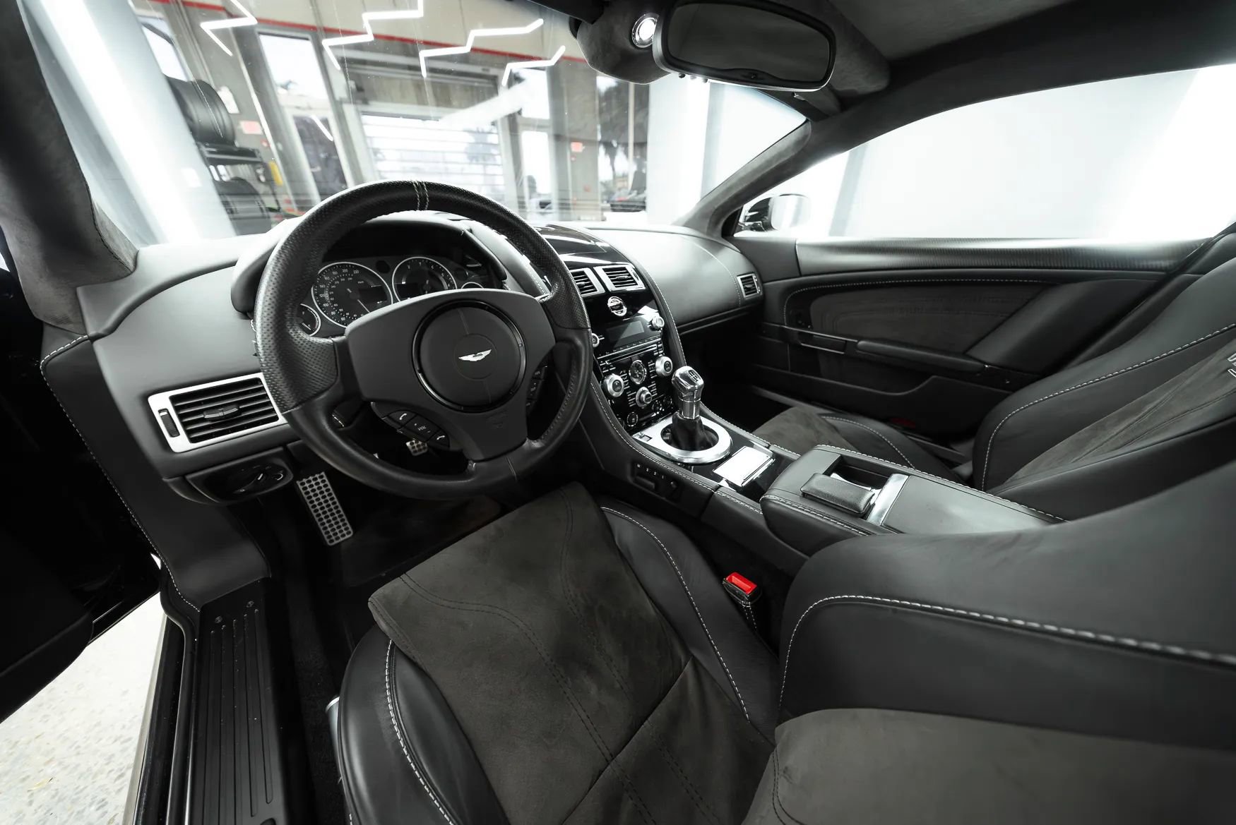Used 2009 Aston Martin DBS Coupe 2D image 29
