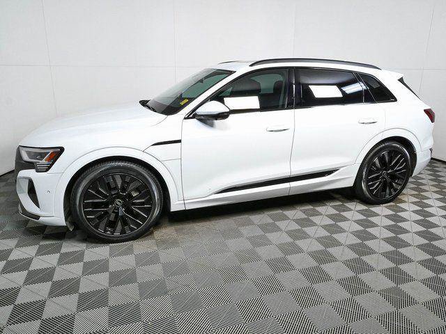 Used 2024 Audi Q8 e-tron Premium Plus AWD/4WD image 33