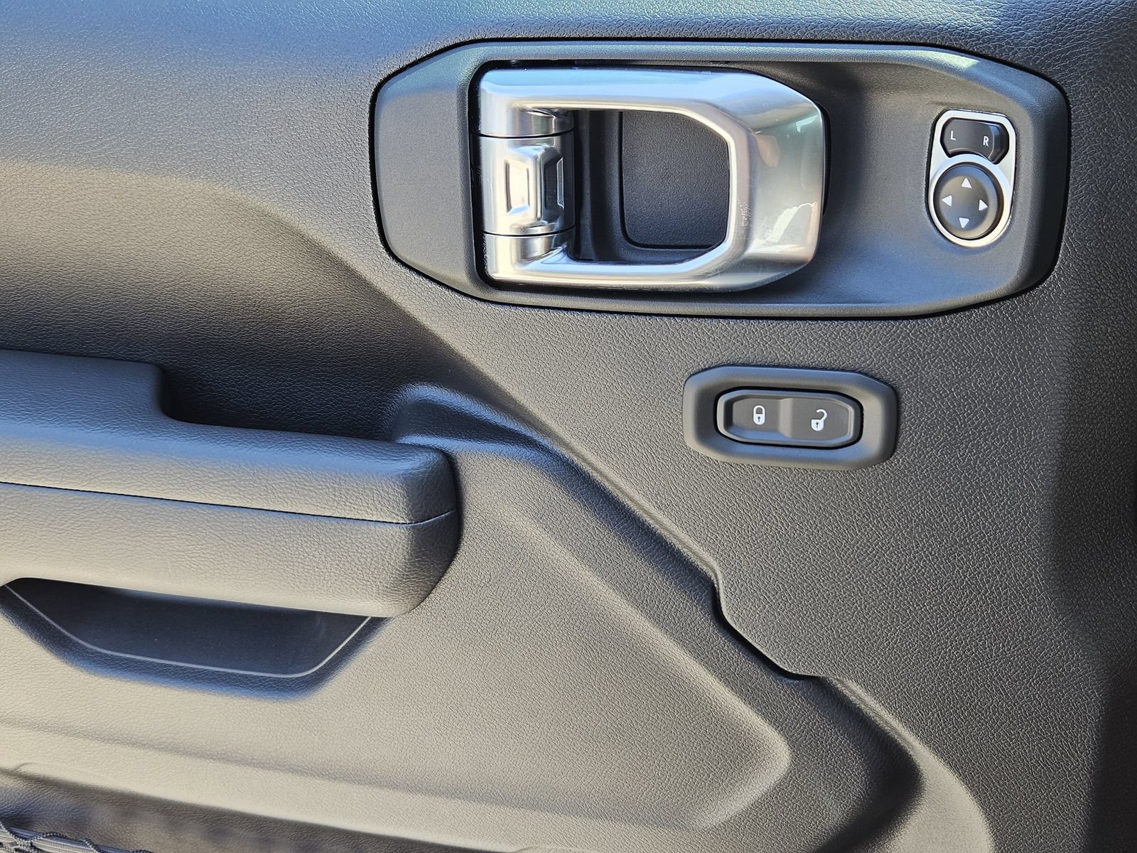 New 2025 Jeep Gladiator Sport AWD/4WD image 20
