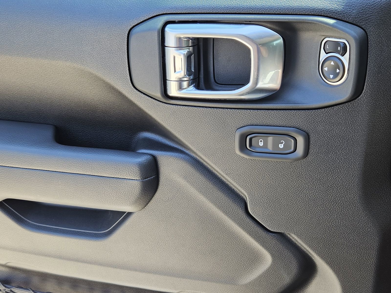 New 2025 Jeep Gladiator Sport AWD/4WD image 20