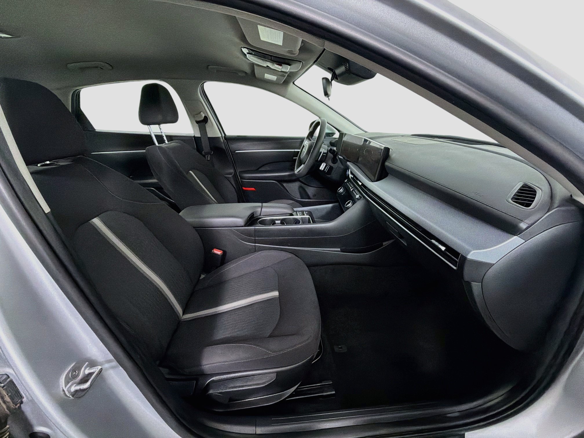 Used 2025 Hyundai Sonata SEL FWD image 31