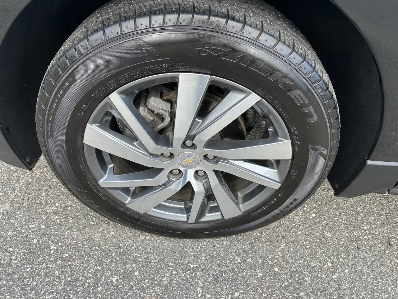 Used 2023 Chevrolet Equinox Premier image 16