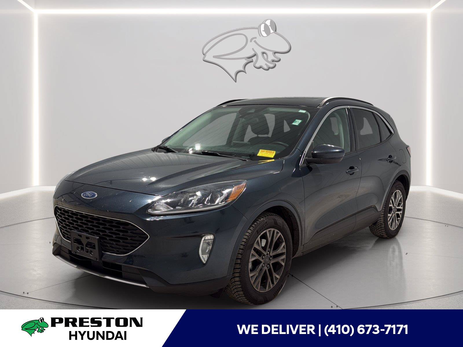 Used 2022 Ford Escape SEL w/ Technology Package FWD image 1