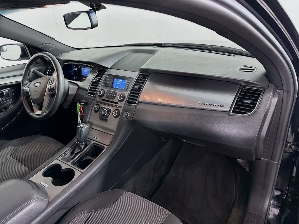 Used 2018 Ford Taurus SEL image 25