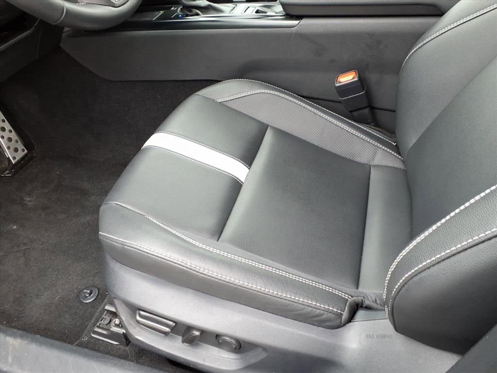 Used 2025 Toyota Camry SE image 14