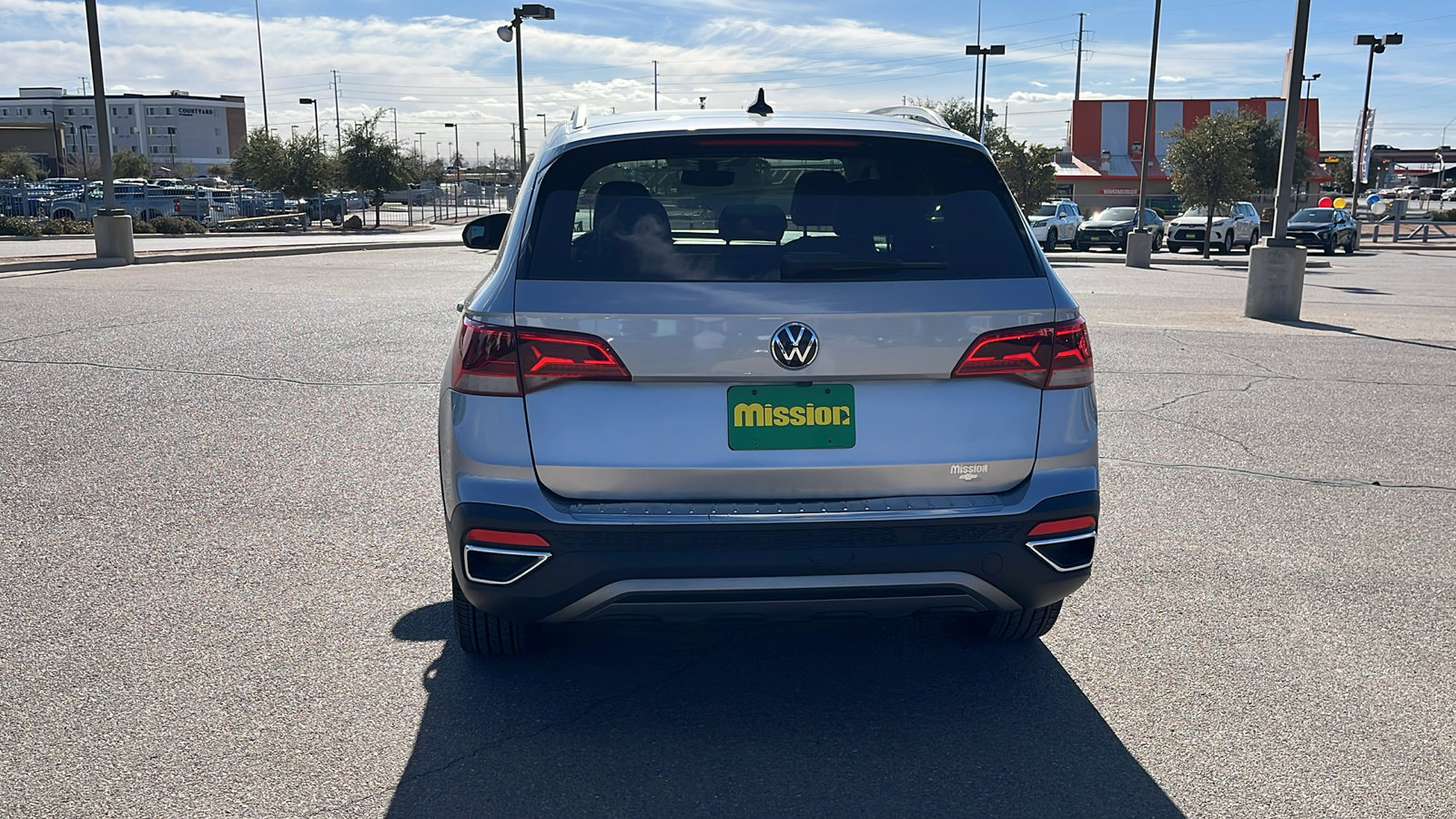 Used 2023 Volkswagen Taos SE image 7