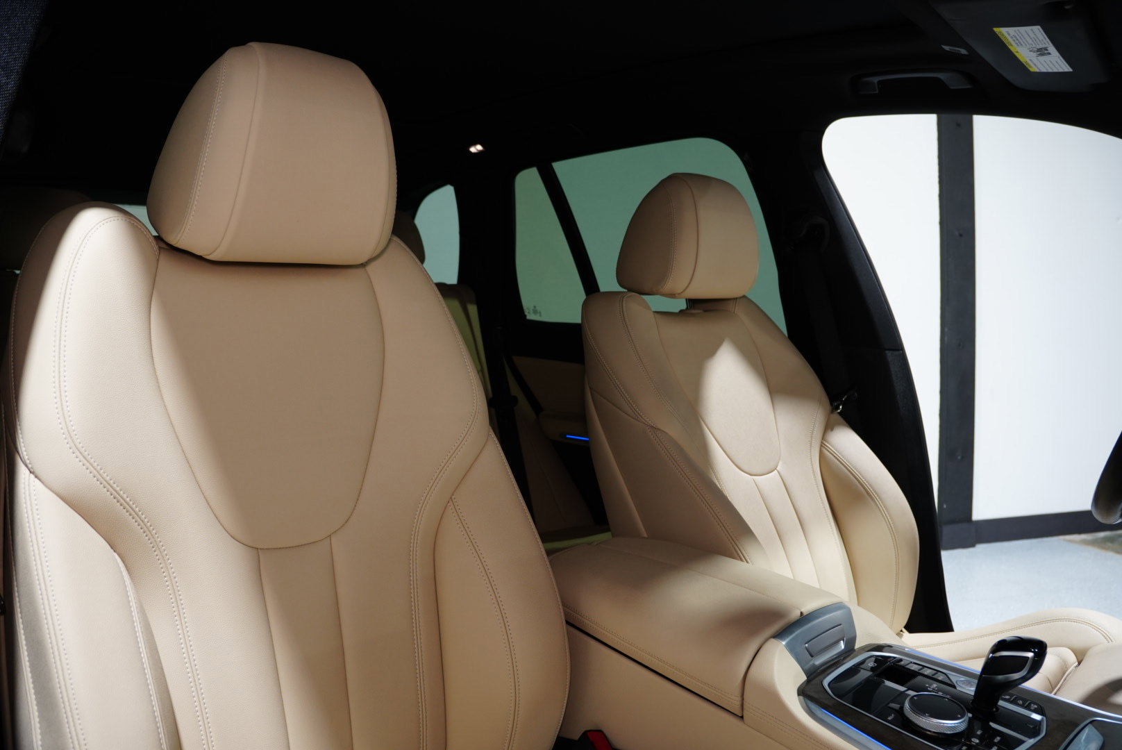 Used 2022 BMW X5 xDrive40i w/ Parking Assistance Package image 14