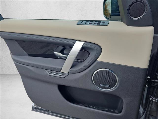 New 2025 Land Rover Discovery Sport S image 26