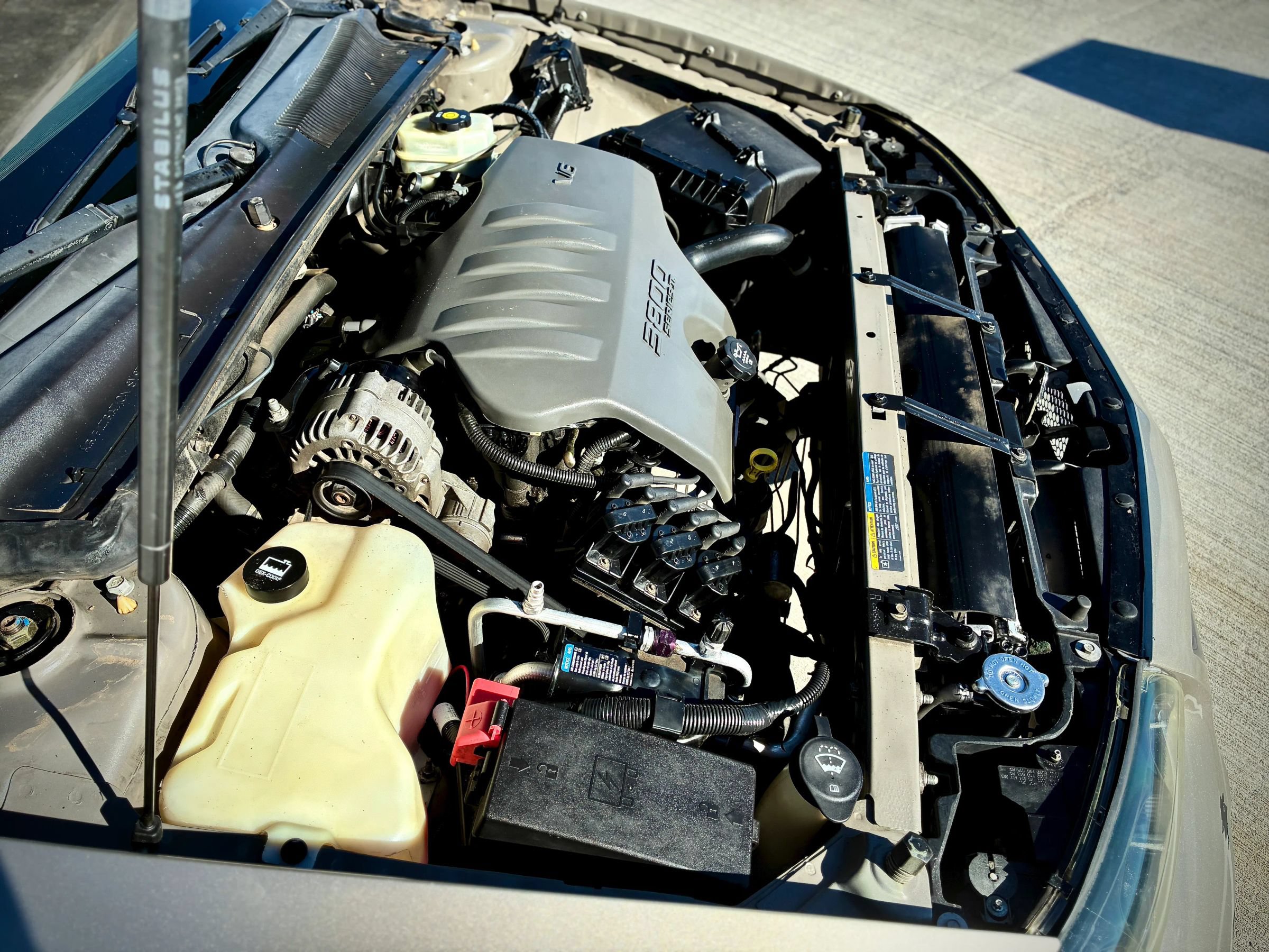 Used 2003 Pontiac Bonneville SLE FWD image 18