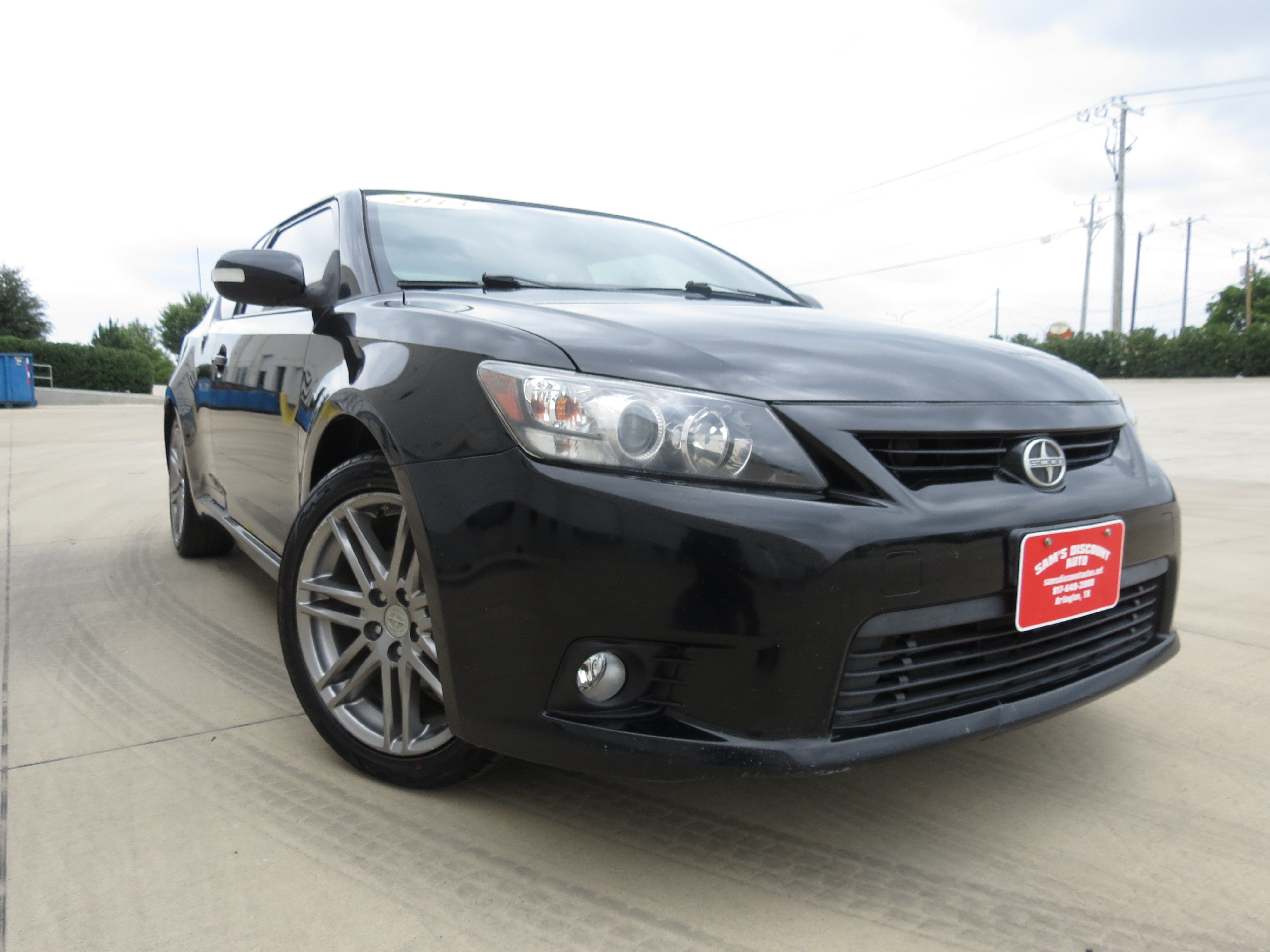 Used 2013 Scion tC FWD image 2