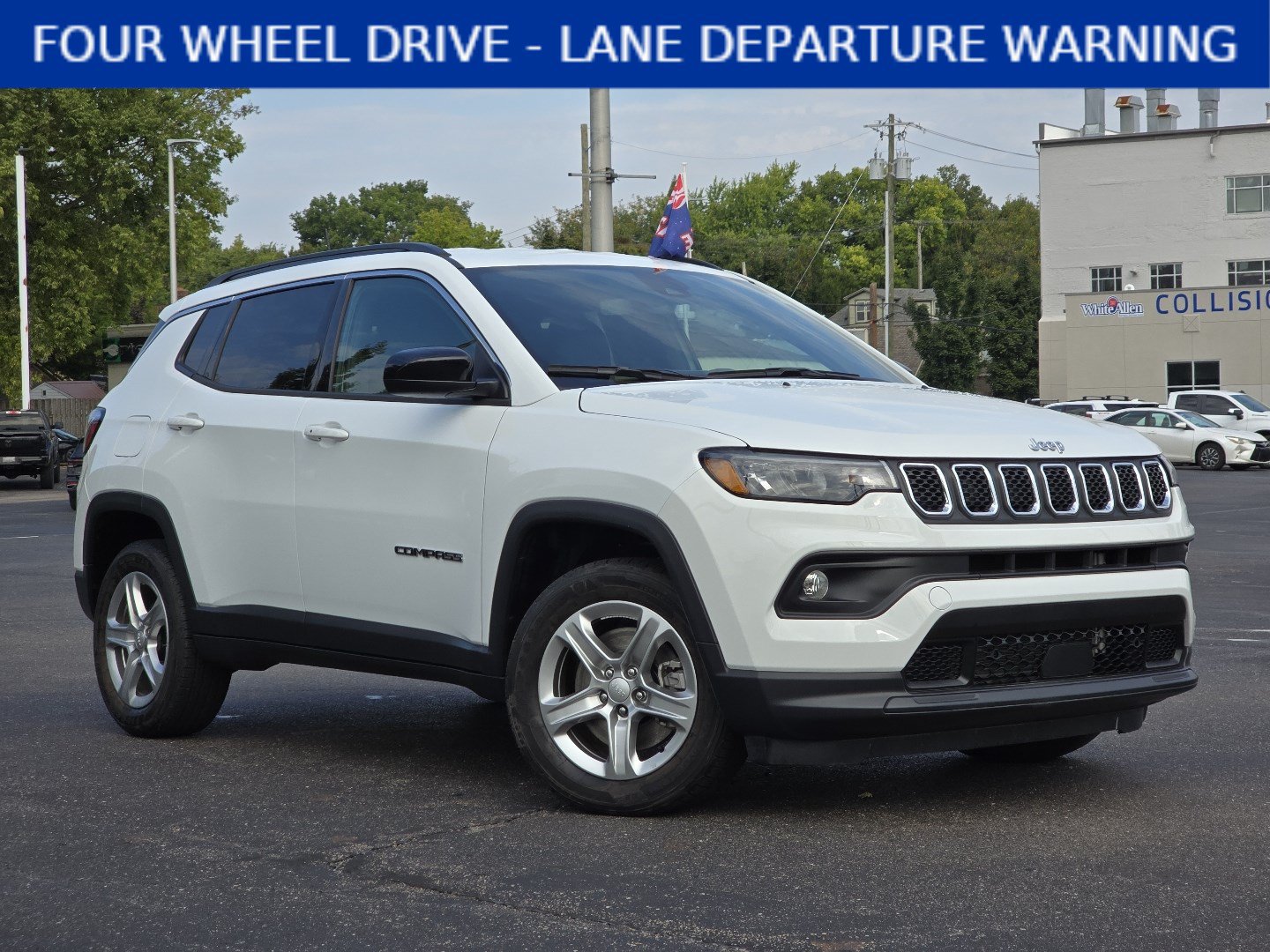 Used 2023 Jeep Compass Latitude AWD/4WD image 1