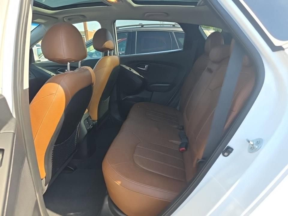 Used 2015 Hyundai Tucson Limited w/ Option Group 03 FWD image 5