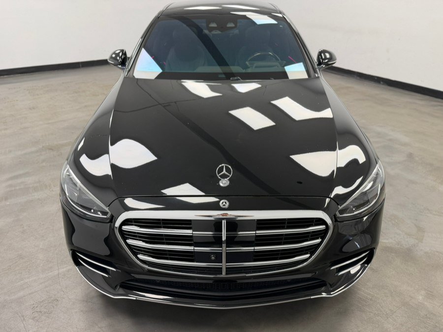Used 2022 Mercedes-Benz S 580 4MATIC Sedan w/ AMG Line Package image 12