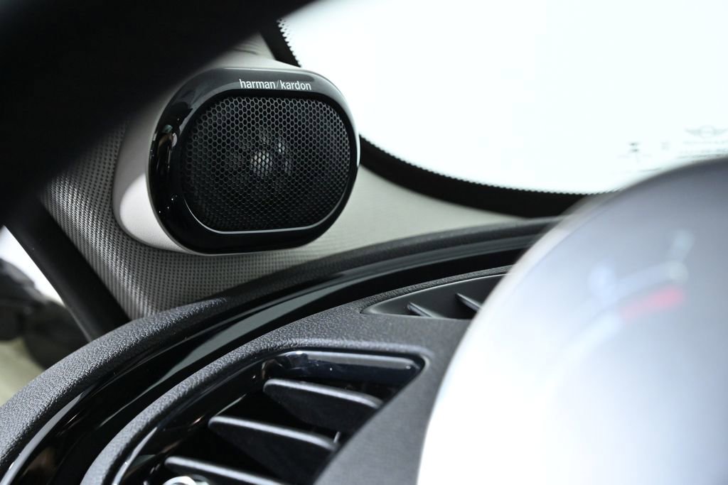 Used 2023 MINI Cooper Clubman S w/ Premium Package image 23