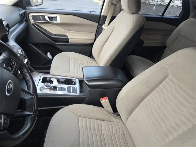 Used 2020 Ford Explorer XLT w/ Class III Trailer Tow Package image 9