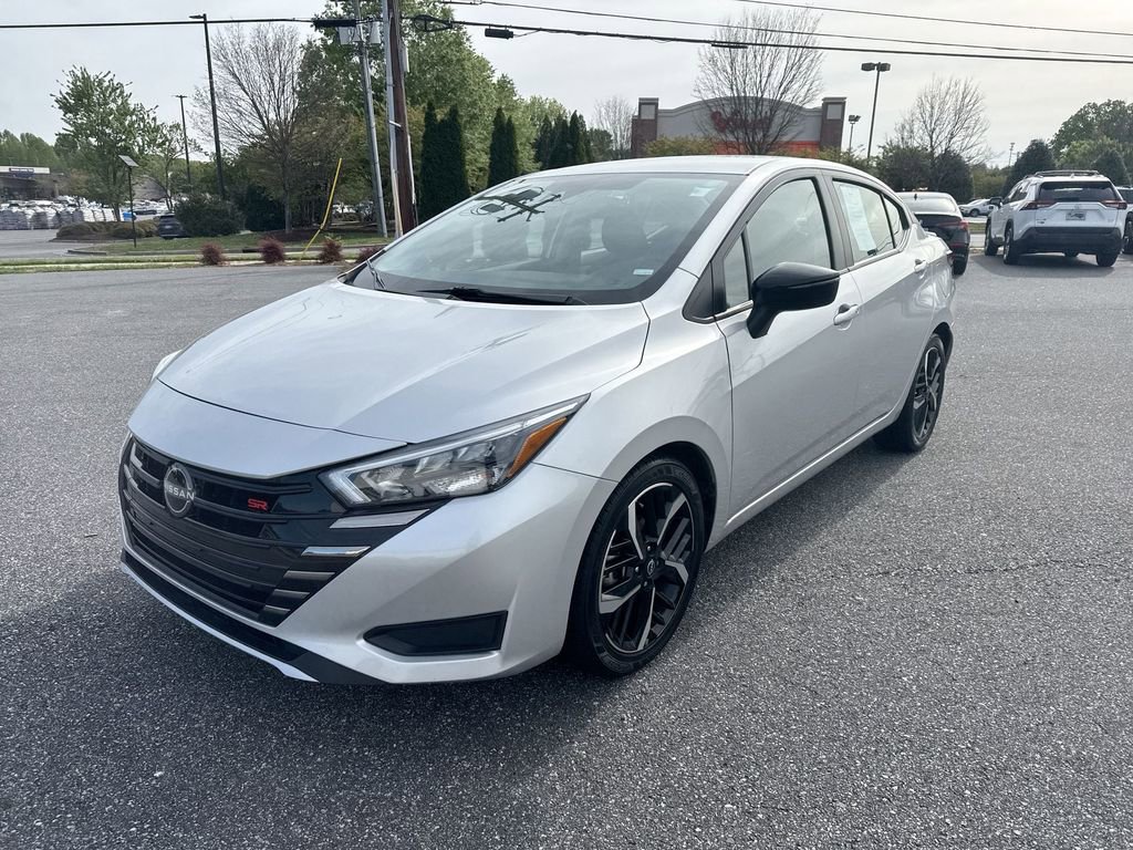 Used 2024 Nissan Versa SR image 3