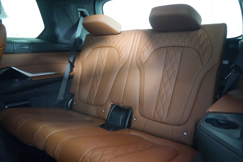 New 2026 BMW ALPINA XB7 image 19