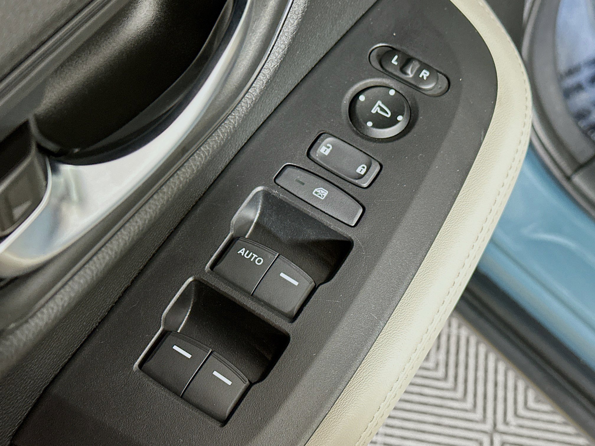 Certified 2024 Honda HR-V LX image 17