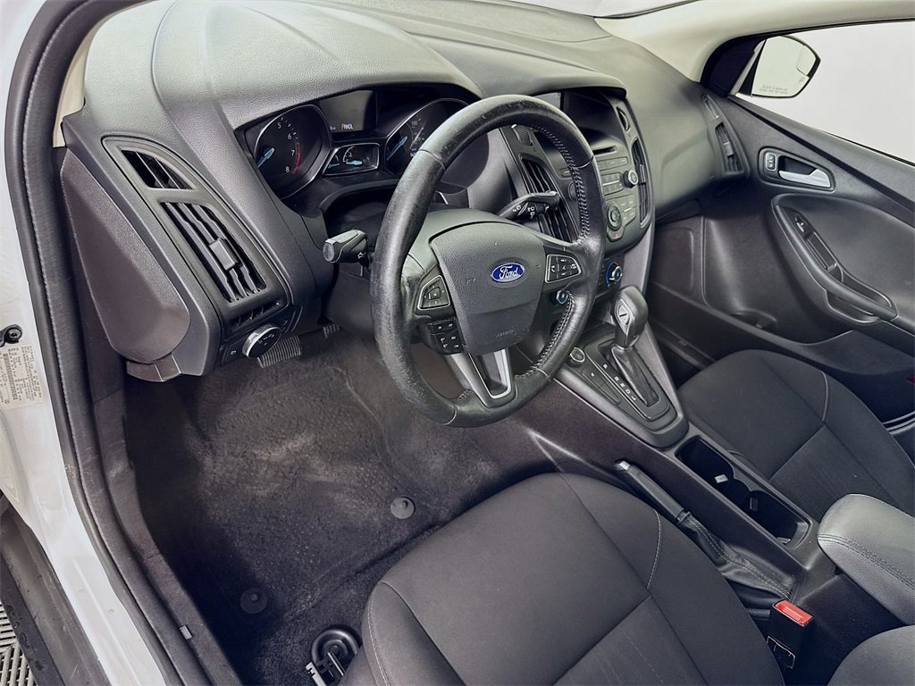 Used 2017 Ford Focus SE w/ Cold Weather Package image 10