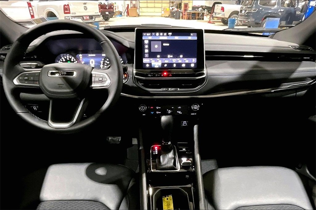 New 2026 Jeep Compass Latitude image 5