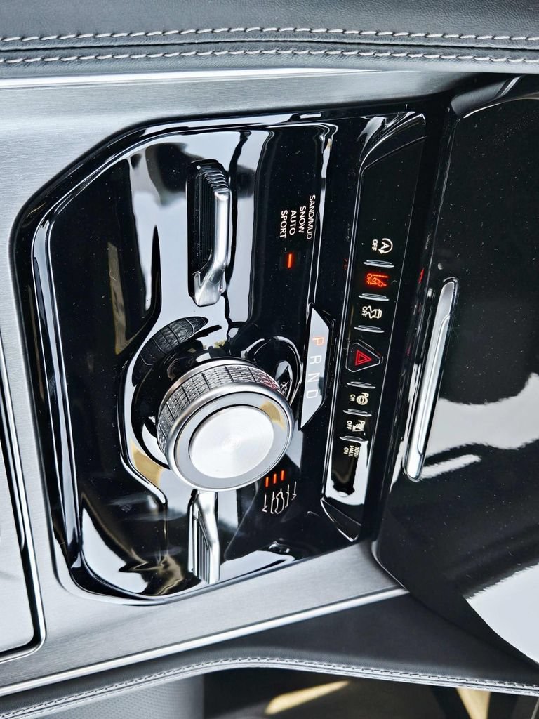 New 2026 Jeep Grand Wagoneer L Limited AWD/4WD image 30