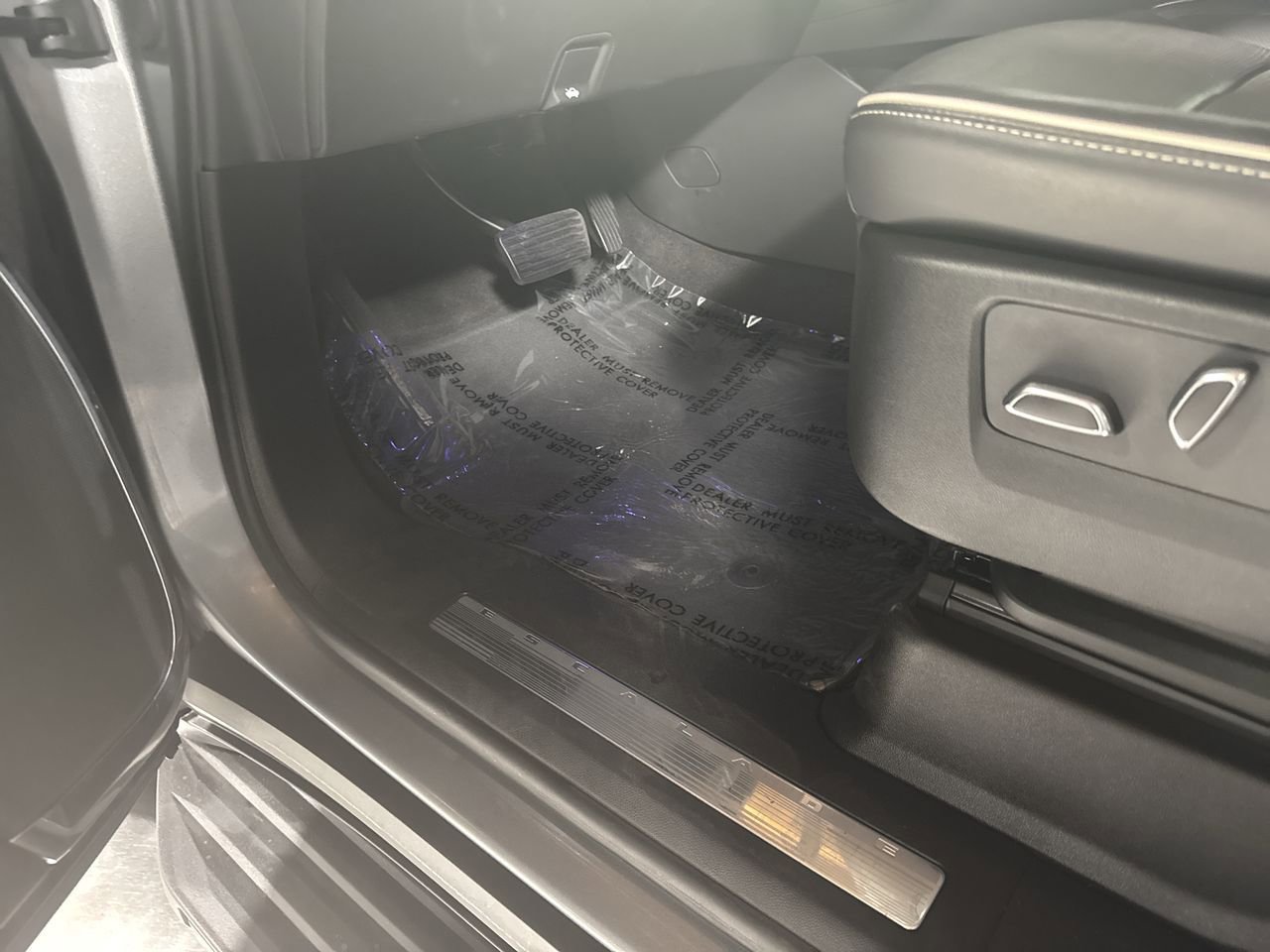 Used 2024 Cadillac Escalade Sport image 18