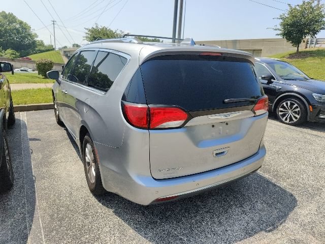 Used 2018 Chrysler Pacifica Touring-L FWD image 6