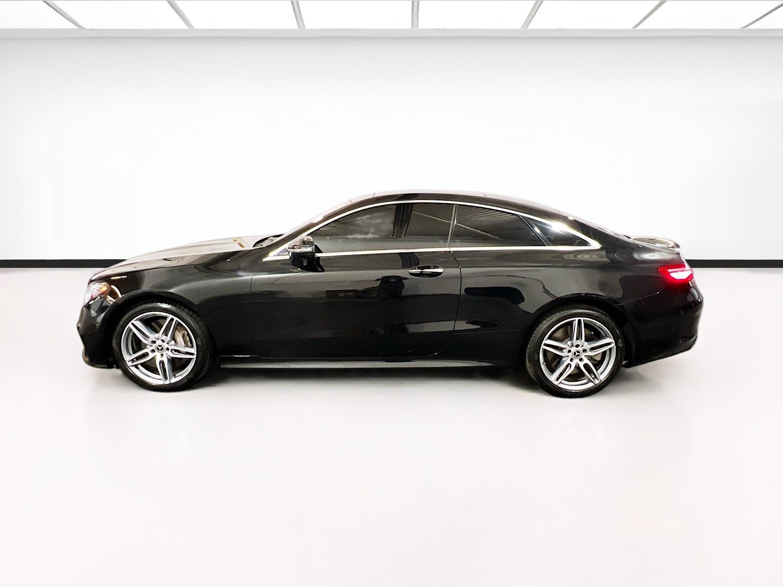 Used 2018 Mercedes-Benz E 400 4MATIC Coupe image 24