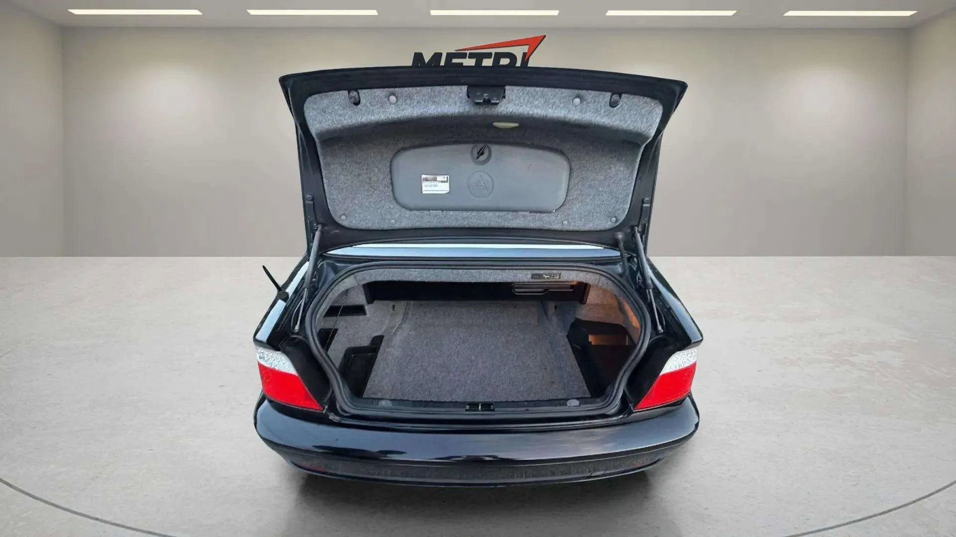 Used 2006 BMW 330Ci Convertible image 14