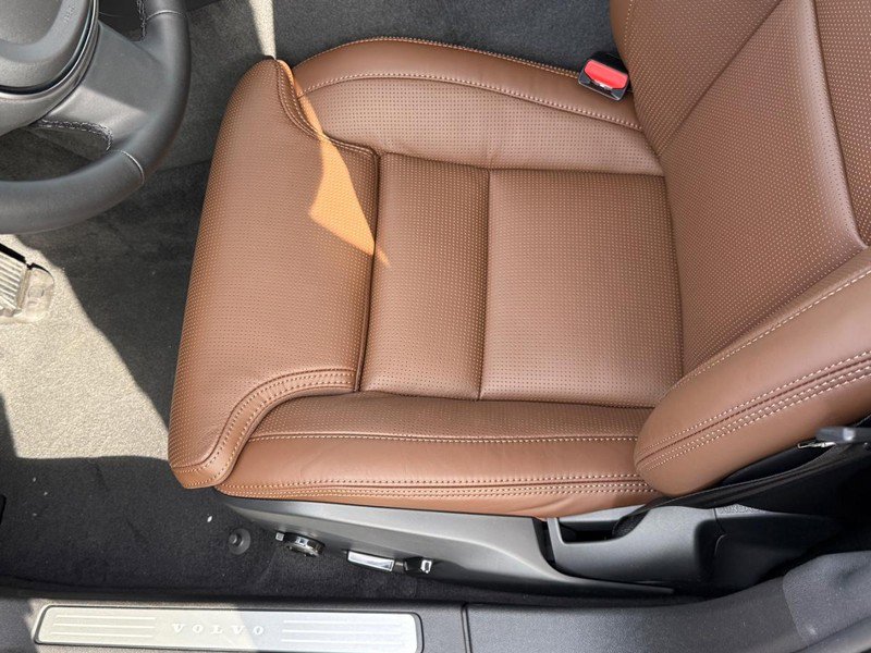 New 2026 Volvo V60 B5 Cross Country Ultra w/ Climate Package image 11