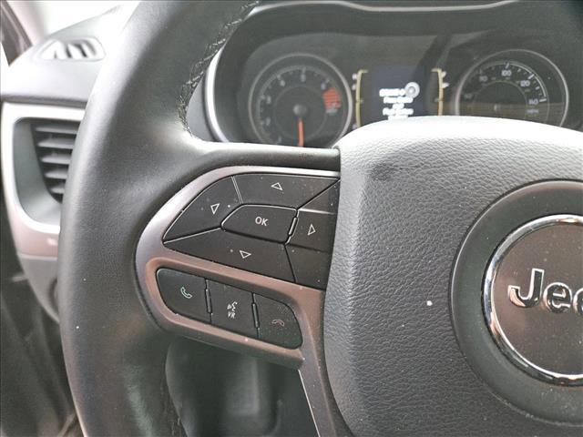 Used 2019 Jeep Cherokee Latitude Plus w/ Comfort/Convenience Group image 20