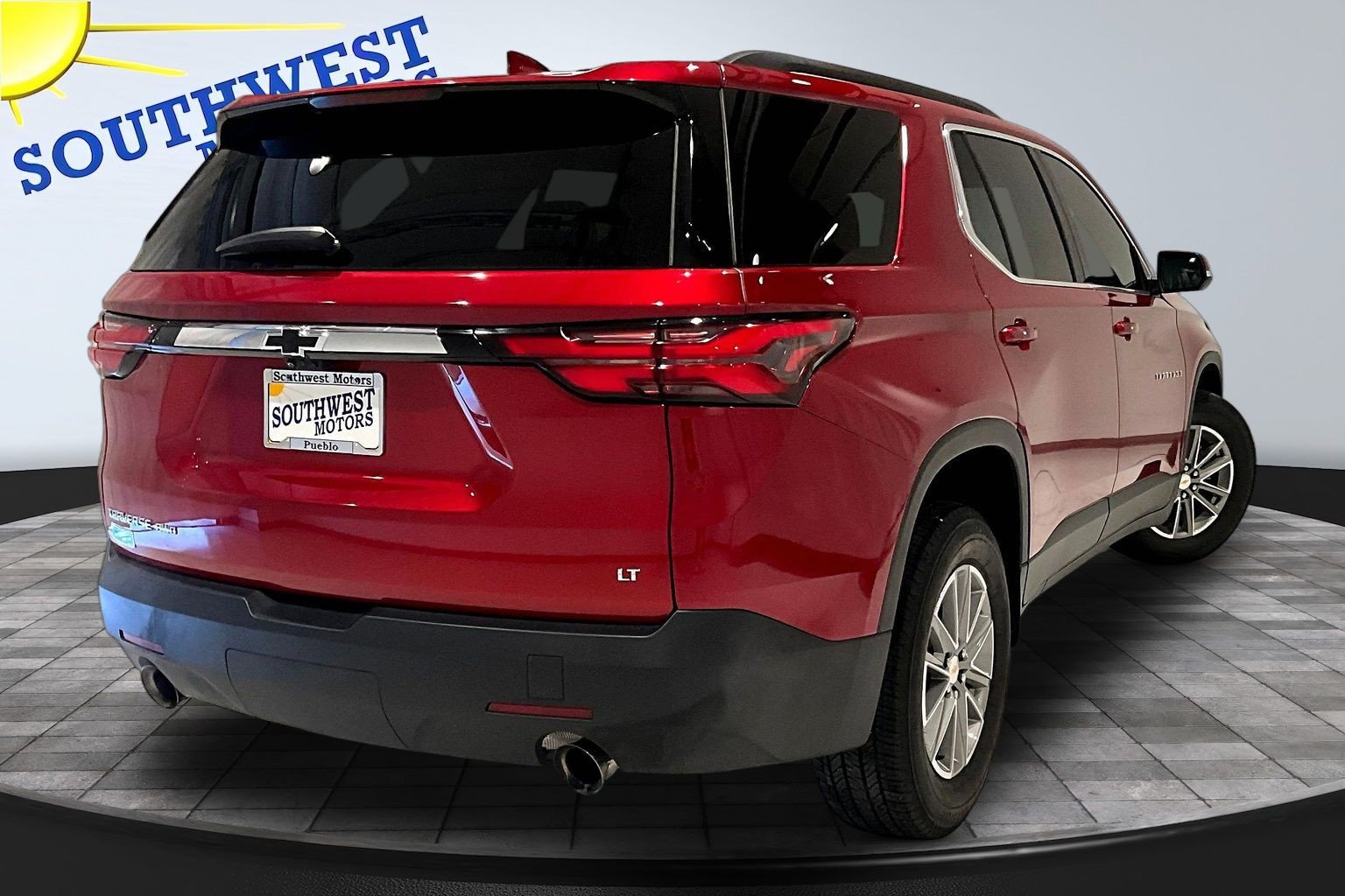 Used 2023 Chevrolet Traverse LT w/ Rear Camera Mirror Package AWD/4WD image 7