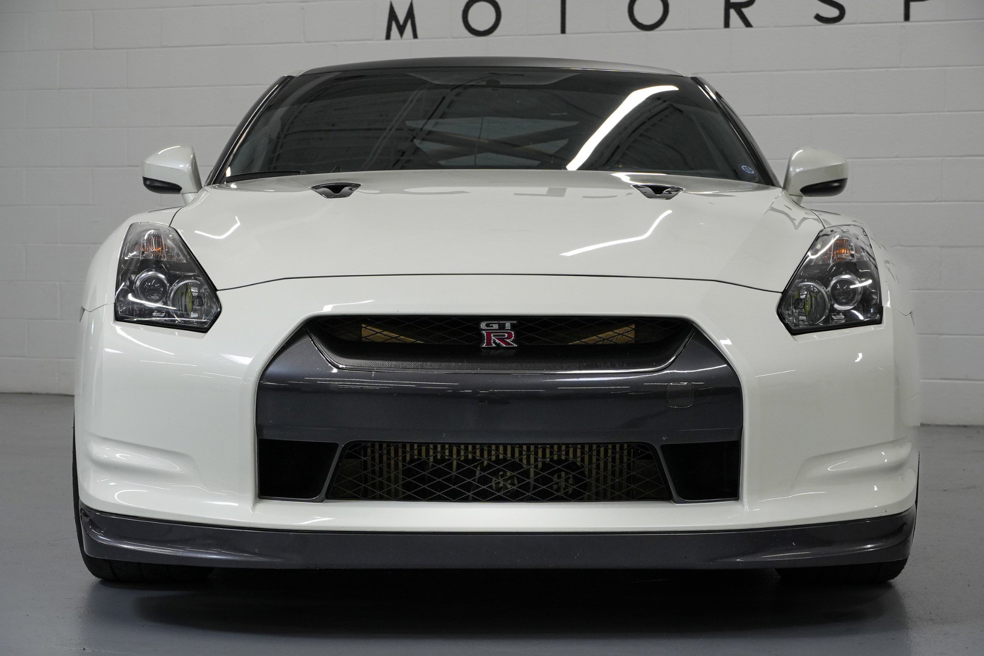 Used 2009 Nissan GT-R Premium AWD/4WD image 4