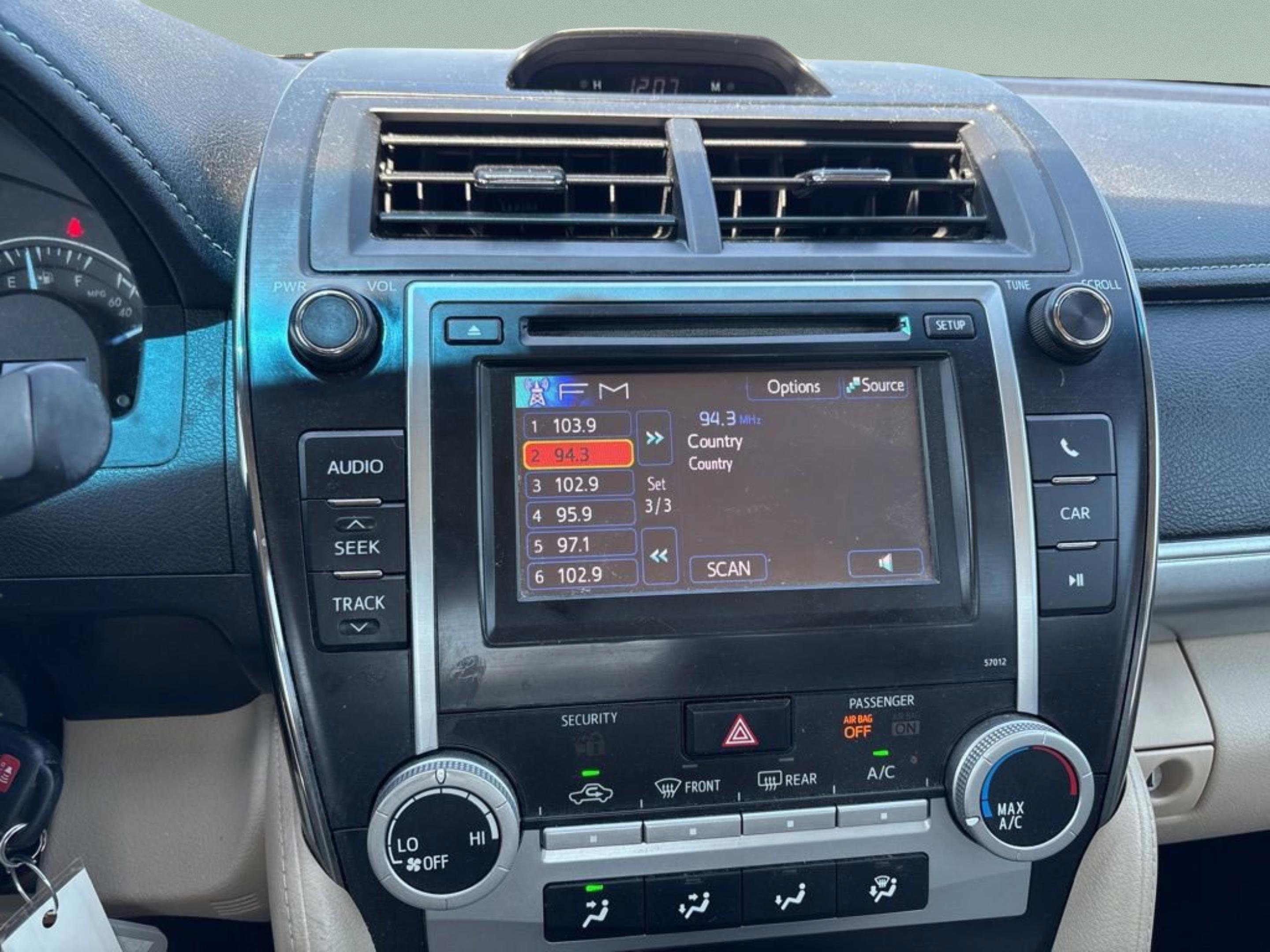 Used 2012 Toyota Camry LE image 15