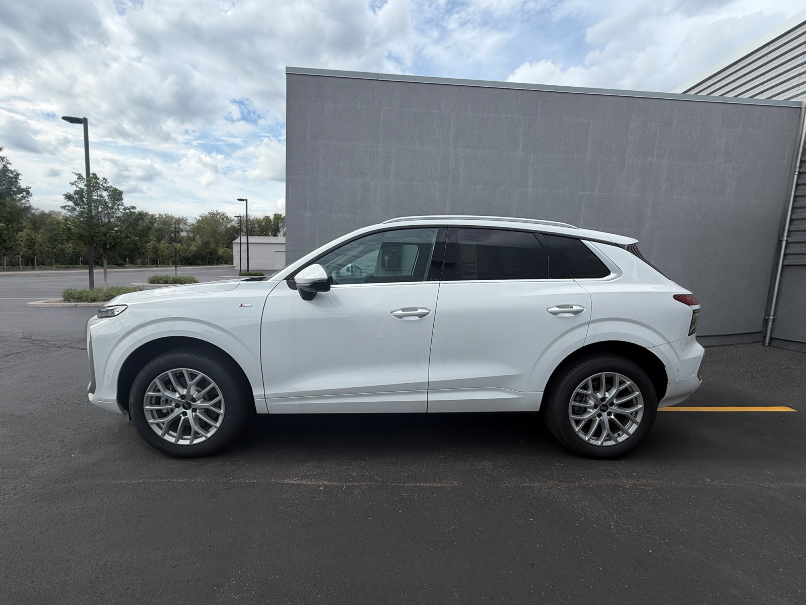 New 2026 Audi Q3 quattro 2.0T AWD/4WD image 2