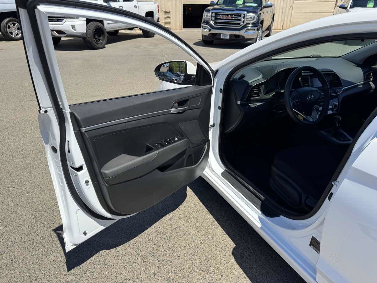 Used 2019 Hyundai Elantra SE w/ Cargo Package FWD image 20