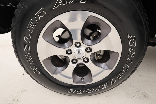 Used 2018 Jeep Wrangler Unlimited Sahara w/ Connectivity Group image 7