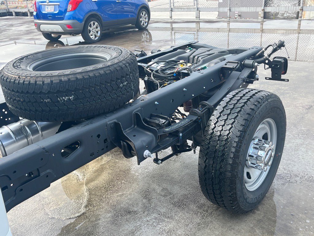 New 2026 Ford F350 XL w/ XL Chrome Package image 19