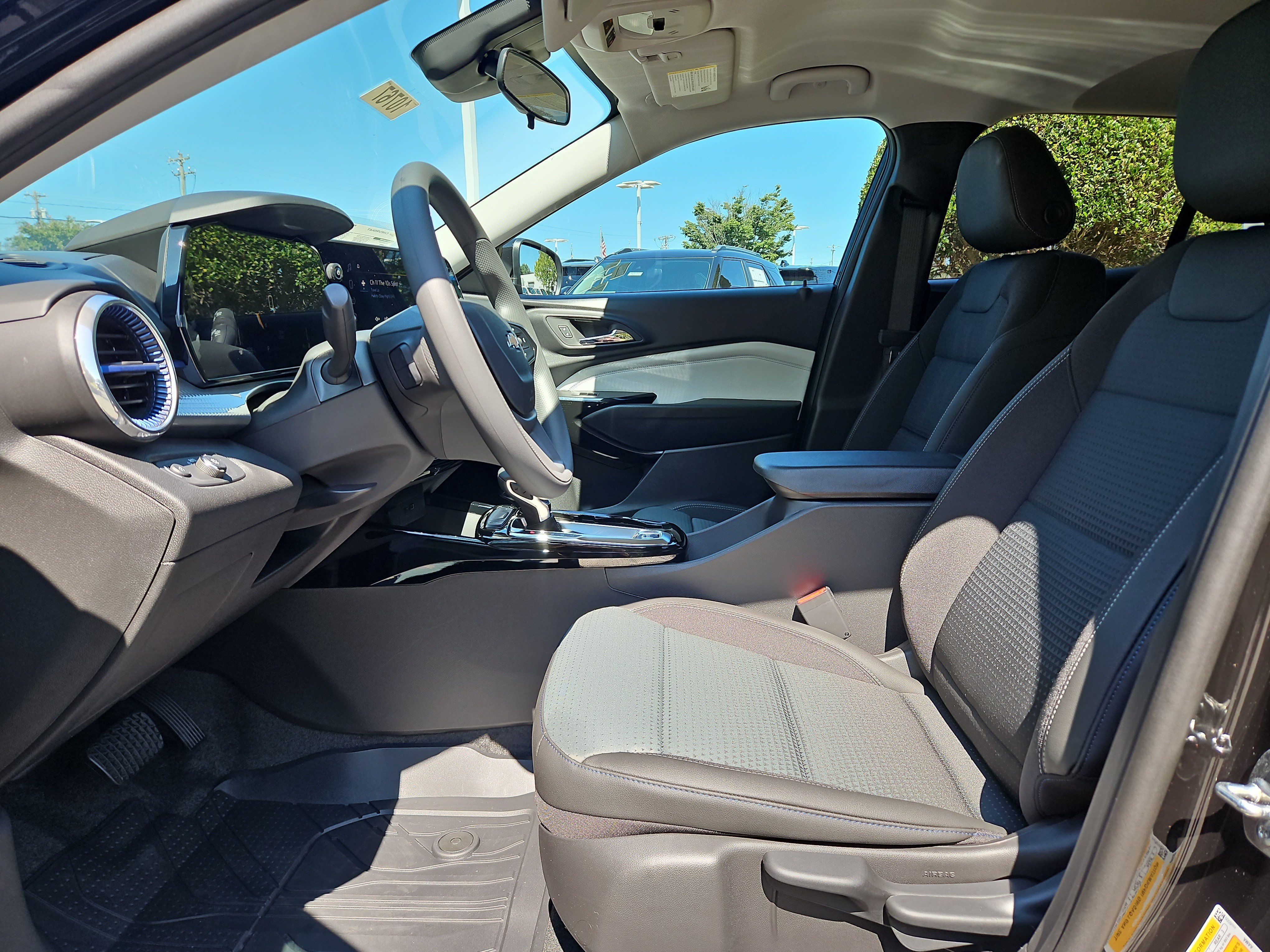 New 2026 Chevrolet Trax LT FWD image 9
